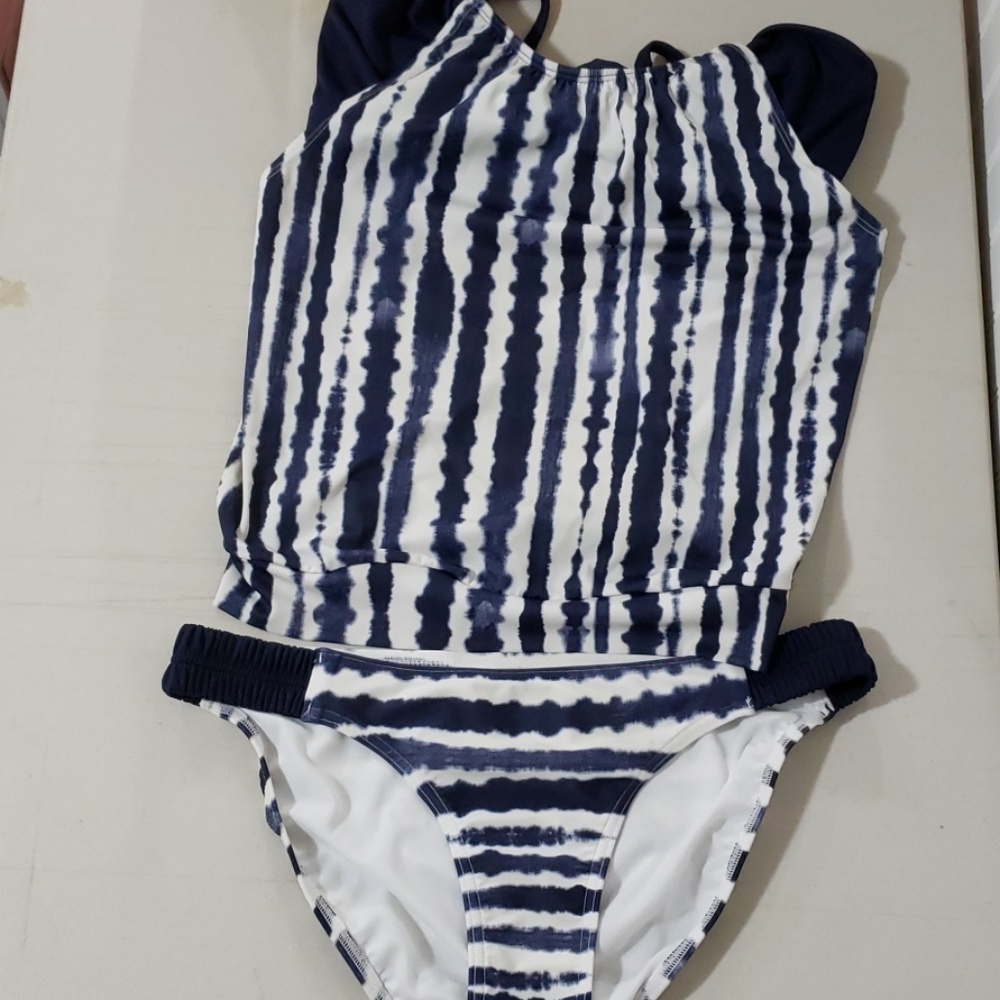 Athleta tankini and bottoms M